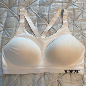 Victoria’s Secret Sport Incredible bra 38D